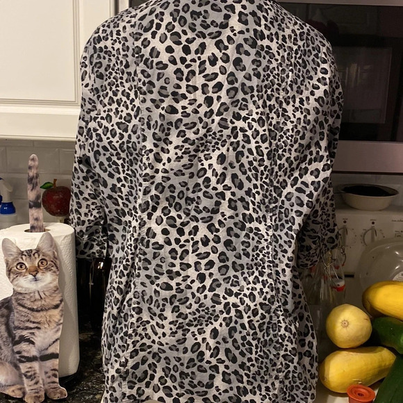 E  Lane Bryant casual stretch animal print threequarter sleeve plus size top 16W - Picture 3 of 4